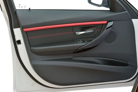 BMW Seria 3 330e iPerformance 2015 view 2