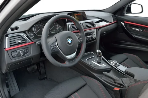 BMW Seria 3 330e iPerformance 2015 view 3