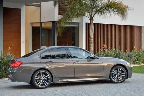 BMW Seria 3 330e iPerformance 2015 view 11