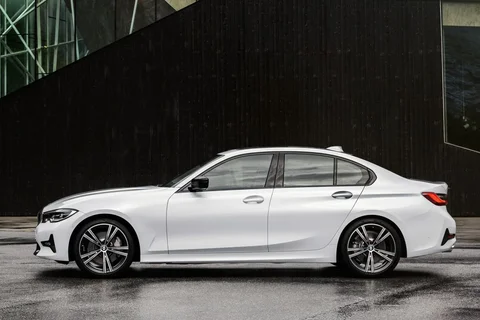 BMW 3er 320e 2021 view 9