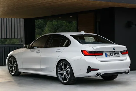 BMW 3er 320e 2021 view 10