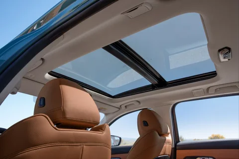 BMW Řada 3 320e Touring 2021 view 7