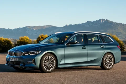 BMW Řada 3 320e Touring 2021 view 8