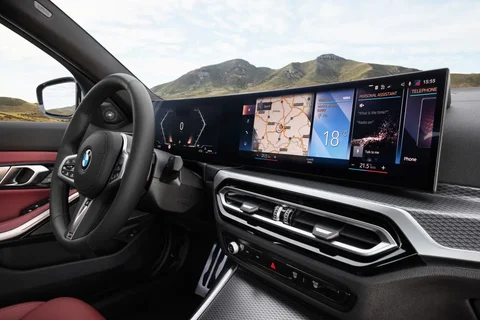 BMW 3er 330i 2022 view 2