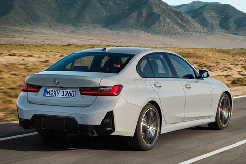BMW 3er 330i 2022 view 5