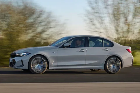 BMW 3er 330i 2022 view 8
