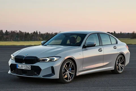 BMW 3er 330i 2022 view 12