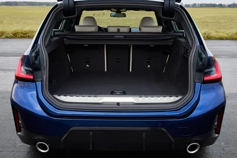 BMW 3er 318d Touring 2022 view 7