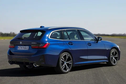 BMW 3er 318d Touring 2022 view 8