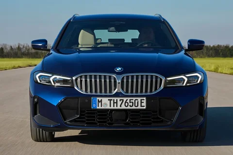 BMW 3er 318d Touring 2022 view 10