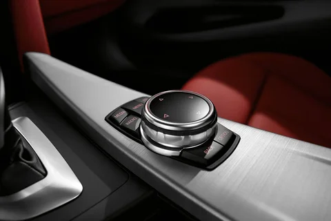 BMW 4er 420i Coupé 2016 view 3