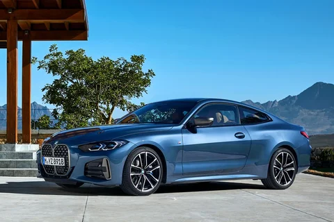 BMW 4-Series 420i Coupé 2020 view 4