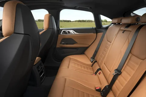 BMW 4er 420d Gran Coupé 2021 view 4