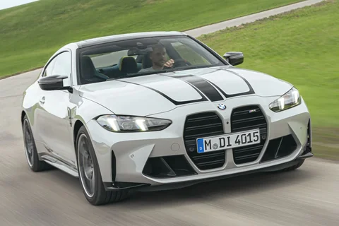 BMW 4er M4 CS Coupé 2024 view 4