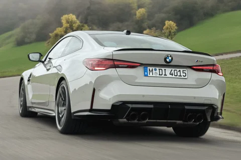 BMW 4er M4 CS Coupé 2024 view 7