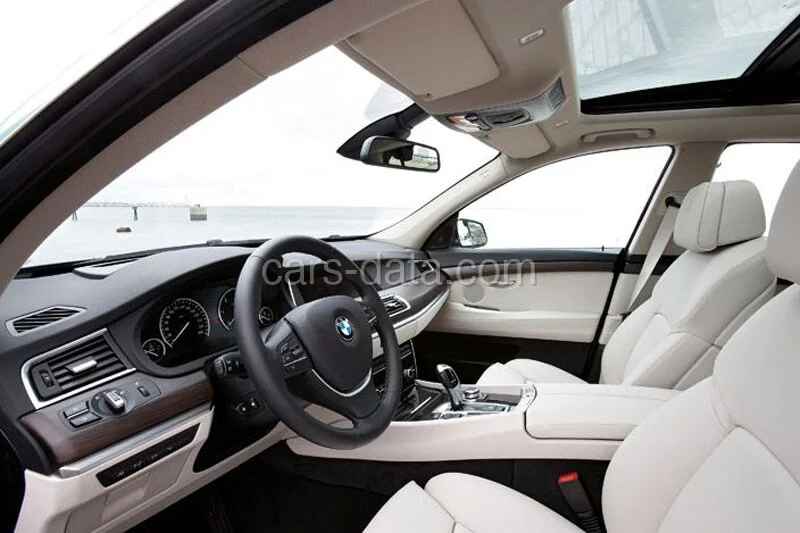 BMW Σειρά 5 GT 520d Gran Turismo 2012 front view