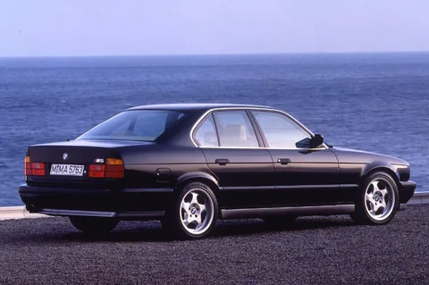 BMW 5-Series M5 1989 view 4