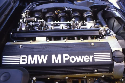 BMW 5-Series M5 1989 view 5