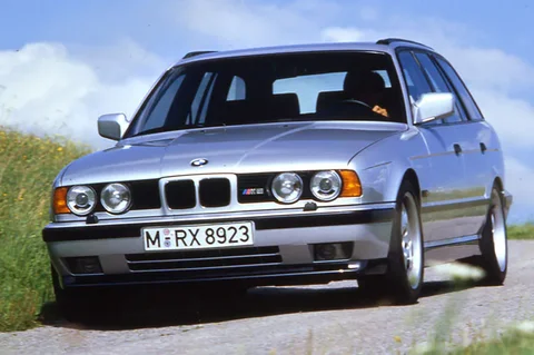 BMW 5-Series M5 Touring 1992 view 1