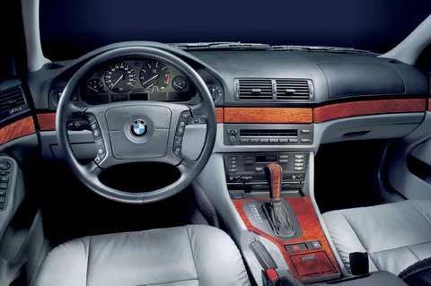 BMW 5er 525d 2000 view 4