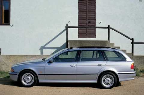 BMW 5-serie 520d touring 2000 view 4