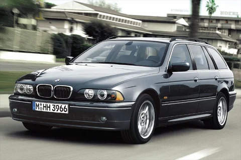 BMW Řada 5 540i touring 2000 view 3