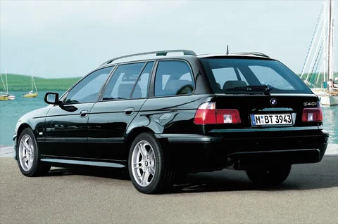 BMW Řada 5 540i touring 2000 view 5