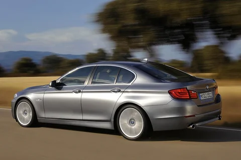 BMW 5er 528i 2010 view 2
