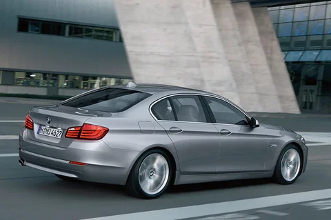 BMW 5er 528i 2010 view 5