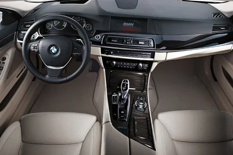BMW 5er 528i 2010 view 8