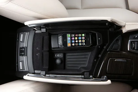 BMW 5er 528i 2010 view 9