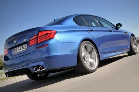 BMW Řada 5 M5 2011 view 1