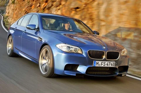 BMW Řada 5 M5 2011 view 3