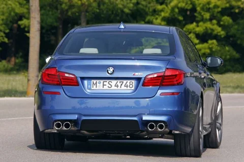 BMW Řada 5 M5 2011 view 8