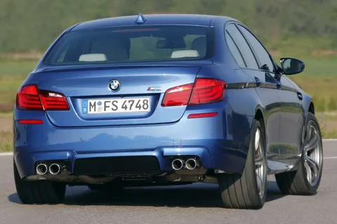 BMW Řada 5 M5 2011 view 11