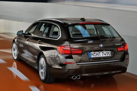 BMW Řada 5 535d Touring 2013 view 3