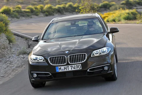 BMW Řada 5 535d Touring 2013 view 10