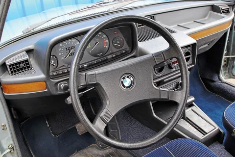 BMW Seria 5 528i 1977 view 7