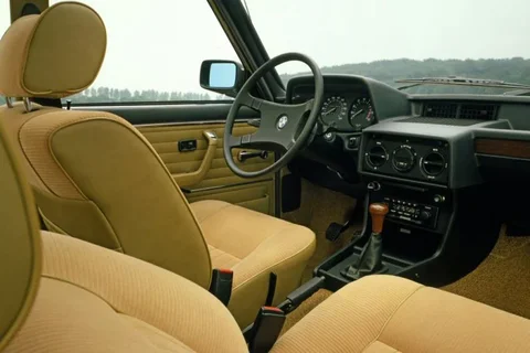 BMW Seria 5 528i 1977 view 3
