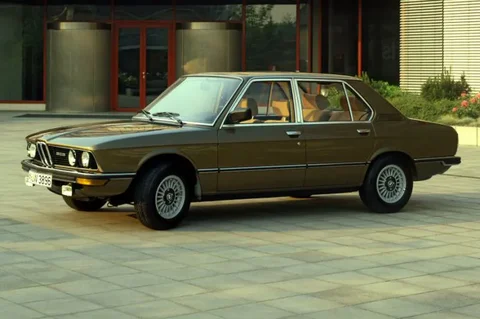 BMW Seria 5 528i 1977 view 4