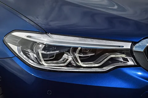 BMW Řada 5 525d Touring 2017 view 3