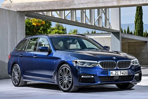 BMW Řada 5 525d Touring 2017 view 12
