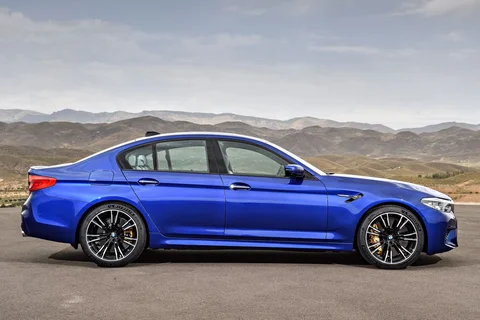BMW 5er M5 2017 view 1