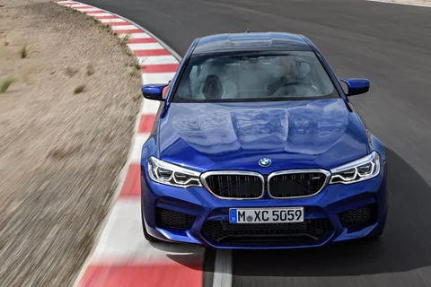 BMW 5er M5 2017 view 2