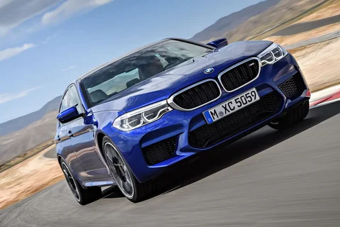 BMW 5er M5 2017 view 3