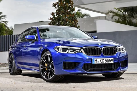 BMW 5er M5 2017 view 4