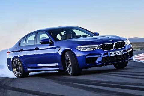 BMW 5er M5 2017 view 11
