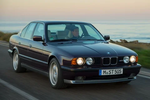 BMW 5-Series M5 1989 view 7