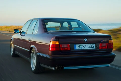 BMW 5-Series M5 1989 view 9