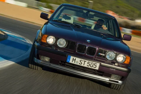 BMW 5-Series M5 1989 view 11